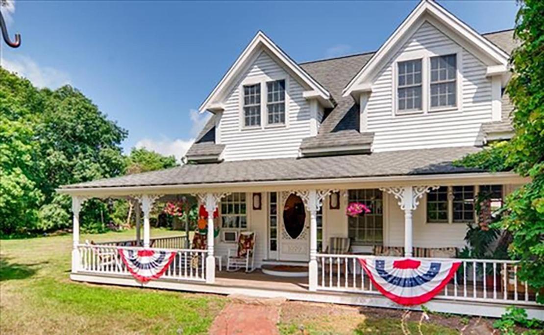 West Tisbury Inn Экстерьер фото
