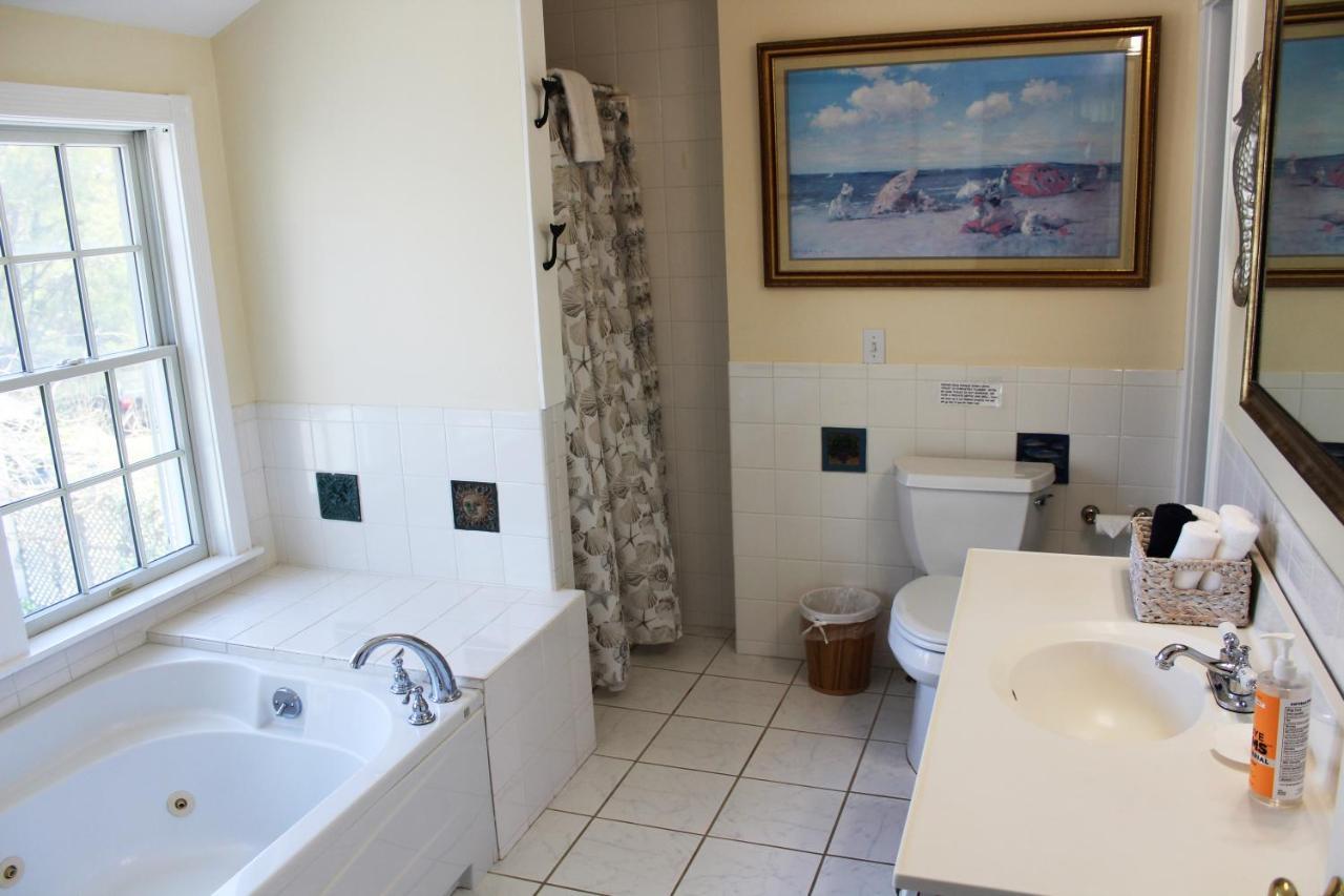West Tisbury Inn Экстерьер фото